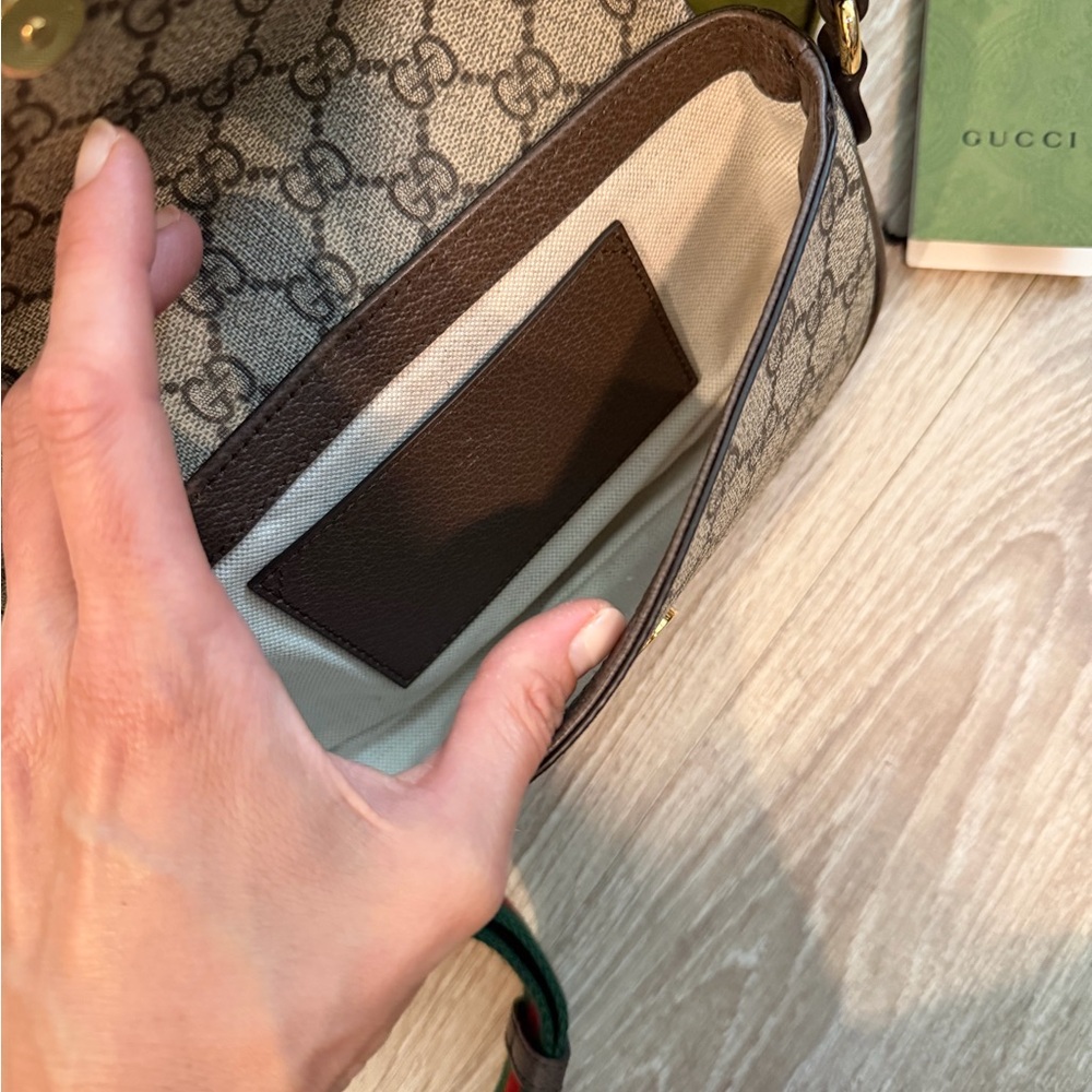 Gucci GG Ophidia Crossbody Bag with Green-Red Strap - Picture 3 of 8